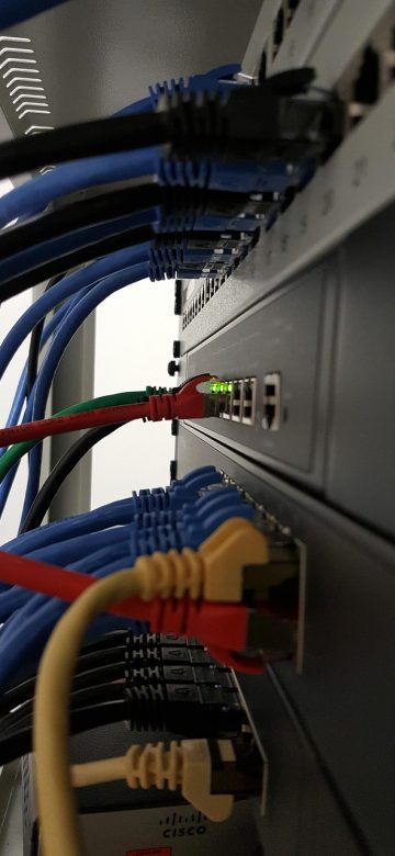设置页界面，包含听觉模式开关、信号颜色选择与数据清空选项，每一项都有简短的中文说明